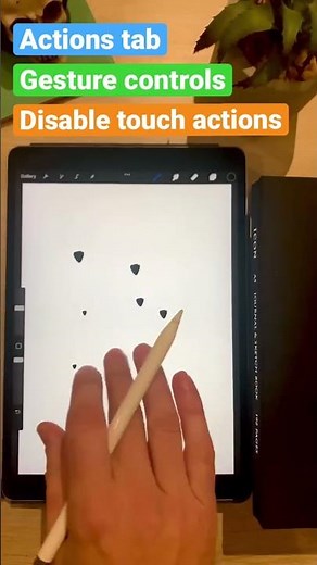 How to stop your fingers touching the canvas in Procreate ✌️