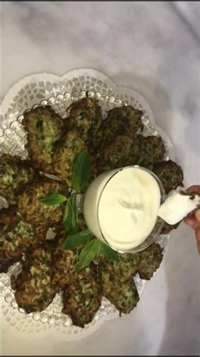 Easy Zucchini Fritter Recipe 🔥 Crispy on the outside, soft on the inside!