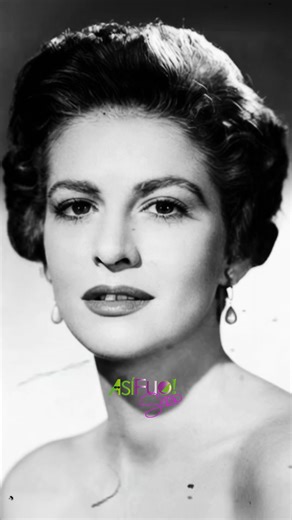 Carmen Montejo, un ícono del teatro, cine y televisión mexicana. Su talento trascendió generaciones, conquistando con su elegancia y versatilidad en cada papel. Desde dramas intensos hasta comedias inolvidables, Carmen dejó huella en cada escena. #carmenmontejo #CineMexicano #epocadeoro #peliculasmexicanas #actrizmexicana | Así Fue Show Oficial