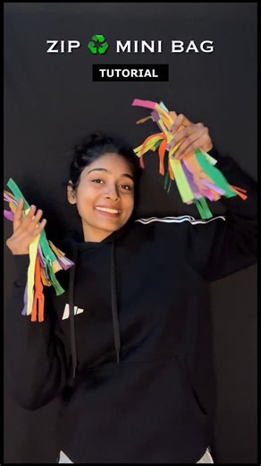 Akiara Sewing Tutorials on Instagram: "​Don’t toss those zipper scraps! ✂️✨ ​I’m turning leftover bits into the cutest upcycled coin purses using my #Akiara mini #sewing machine. It’s proof that you don’t need a massive setup to create something functional and eco-friendly. #upcycle"