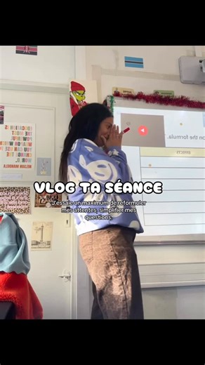 hell0 teacher 🍎 on Instagram: "Vlog ta séance. 🍎 Petit moment dans ma classe ,ic, on travaille sur la potion de la méchante reine dans Blanche Neige lorsqu’elle veut se changer en vieille marchande, pour travailler la forme d’une recette, le lexique et effets. On est sur un début de séance, donc rebrassage avant de continuer l’exploitation du document. #prof #pedagogie #profcollege #mastermeef #teacherofinstagram"