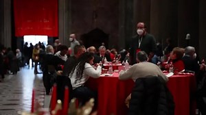 Roman charity serves traditional Christmas lunch