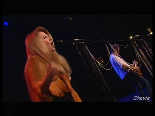 Fleetwood Mac - Gold Dust Woman (Live) | Fleetwood Mac Daily