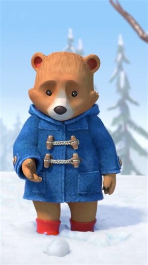 Paddington goes big for his first snowball fight! ❄️
