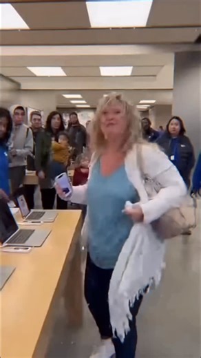 i’ll give you a genius bar. #karen #apple #publicfreakout #funnyvideos #viralvideo | speak to my manager