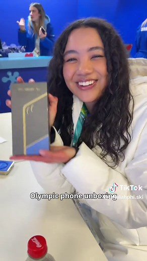 Unboxing the Special Samsung Galaxy Z Flip 7 Olympic Edition