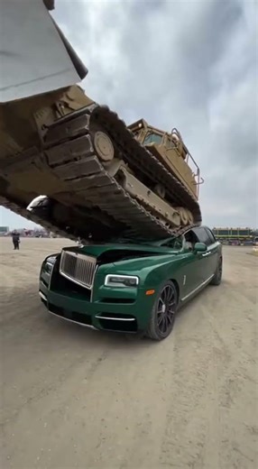 Bulldozer vs. Rolls-Royce Cullinan: Ultimate Car Demolition! #RollsRoyce #LuxurySmash