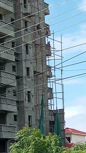 Fall from Height!!😱😱Accidents aren't planned #sitesafety #construction