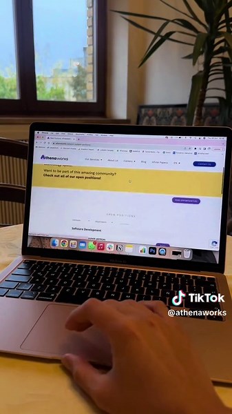 Trabajo remoto en LATAM y el mundo 🌎😍 encuentra todas nuestras vacantes y aplica en www.athenaworks.com #athenaworks #remotejob #trabajoremoto #techjobs #softwarejobs #remotework