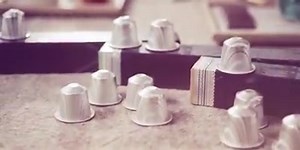 Assaporate la piacevole sensazione di un dolce ispirato al mondo esclusivo delle nuove Variations Nespresso in edizione limitata. Chocolate Mint, Apple Crumble e Hazelnut Dessert vi aspettano nel racconto del nostro Coffee Ambassador Massimiliano Marchesi. | Nespresso