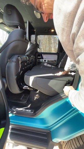 Seat Folding Mechanism in the Mercedes-AMG G63