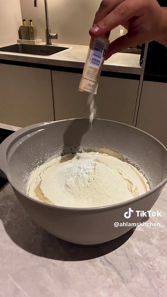 Invisible Apple Cake | Appel Cake🍎#apple #applecake #cake #appel #appelcake #invisible #invisibleapplecake #bakingrecipe #baking #bakken #recept #recipe #almonds #amandelen #food #easy #easyrecipe #fy #fyp #fypage #cakedecorating #cakevideo #bakvorm