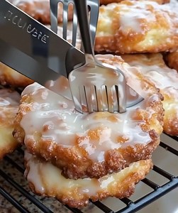 246K views · 946 reactions | It’s June. It’s apple season. It’s hot. I baked anyway. Full recipe  | Don't Touch it's Art | Facebook