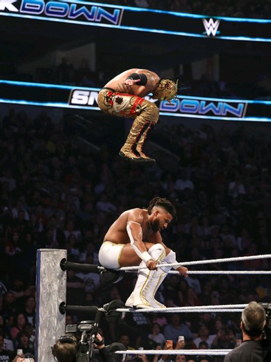 Rey Fenix vs. Trick Williams: WWE SmackDown Highlights