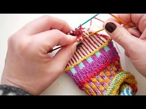 How to Kitchener Stitch with two - colours aka two - colour grafting.