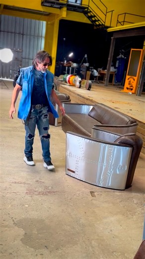 Sillones AVIATOR ORG - Cuero Vacuno - Diseño: Alejandro Vilmer -📍Local: Brasil 99 - Tigre.