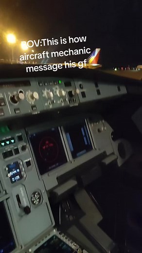 POV:This is how aircraft mechanic message his gf#fyp #fyp #trnding #viral #aviation #aviationlovers #airplane #mechtiktokers🧑‍✈️