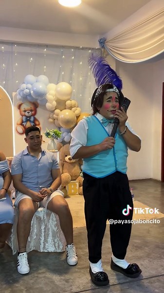 Payasos en una Antilla Holandesa: Show para Baby Shower