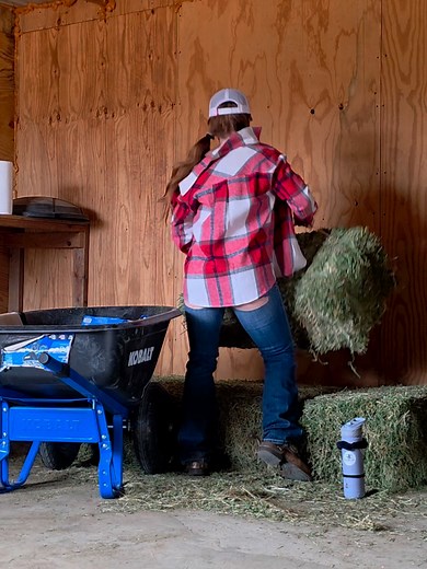 Red Farmgirl (@red.bush.bushing)’s videos with original sound - Red Farmgirl