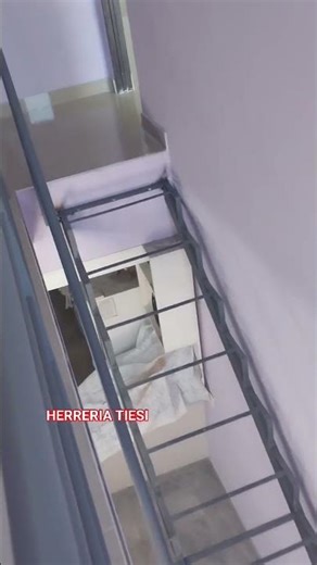 escalera recta interior estructura para instalación escalones de madera