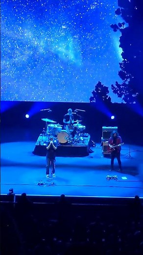 Matthew Good at the OLG stage on 21/11/2025 with his band.