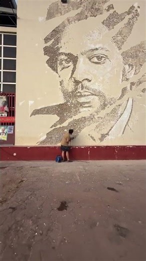 Work in progress do mural em homenagem a José Carlos Schwarz, no Centro Cultural