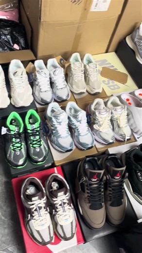 WhatsApp: +8615059792375#wholesale #sneakers #bulksneakers #sneakersupplier #reseller #dropshipping