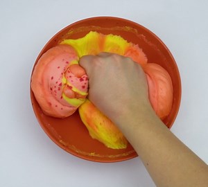 Satisfying Squeezing Colorful Iceberg Slime