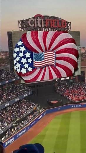 DIY Deco Mesh Patriotic Wreath/ American Flag Wreath/ DIY Patriotic Decor/ Patriotic Spiral Wreath
