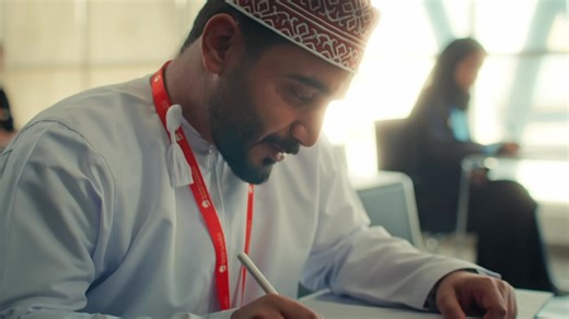 ‏عرفت ليش تختار ⁧‫#جامعة_مسقط‬⁩؟ ‏لأنها الوحيدة اللي تعطيك سنة تدريبية كاملة في سوق العمل ‏يعني تتخرج بشهادة أكاديمية ✨وخبرة عملية حقيقية ،تضمن لك جاهزية للمستقبل، وتفتح لك أبواب الفرص! ‏استثمر بعثتك في جامعة تصنع منك محترفًا جاهزًا لسوق العمل من أول يوم. ‏⁧‫#يحدث_الآن‬⁩ ‏⁧‫#القبول_الموحد‬⁩ | Muscat University
