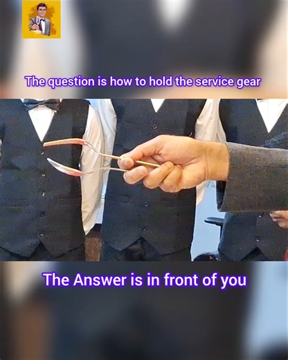 Service Gear: How to Hold it Professionally! #server