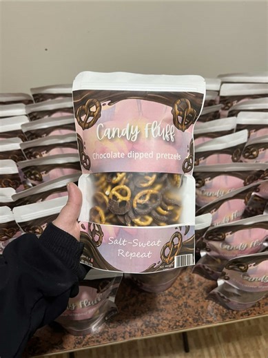 Today's pretzels order😍 Candy Fluff’s chocolate-dipped pretzels 🥨🍫 Made to snack, made to crave. Order now: 🍭tiktok: @candy_fluff.lb 🍭wp: 81/884 078 Fast delivery 📦