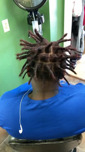 I ain’t let her leave looking like this y’all so don’t worry. I know that look in the mirror first instant locs prolly make hearts drop 😅 #apilocdin #instantlocs #crochetlocs #bayarealoctician #locjourney