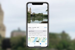 Cómo ajustar la fecha y hora y la ubicación de una foto o vídeo en Fotos de iOS 15