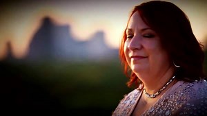 She's an empath, medium, and psychic, and she's bringing all the feels on new series #MamaMedium STARTING NOW. | TLC