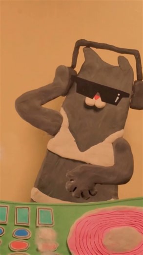 A glimpse into what you can make on MA Character Animation at Central Saint Martins. Take a look a films from micro short films, created by our second year MA Character Animation students in collaboration with with composers from @guildhallschool Our students build characters with real performance through timing, storytelling and movement psychology. Developing core animation skills, sharpen observation through life drawing, and learn how to push emotion, intention and clarity in every scene. Fi