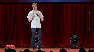 Från och med idag kl 10:00 går det att köpa nya DVD:n "World Tour of the World" i webshopen på www.johanglansworldtour.se. Perfekt för dig som gillar humor och hårda klappar! Och för alla som undrar om den även kommer att släppas som videokassett - nej, det kommer den inte :) | Johan Glans officiella fansida