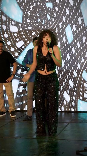 Me hace sentir muy especial cuando el maestro Rolando me incluye a sus momentos familiares importantes, en este caso, canté junto con él, en el homenaje del Filósofo del acordeón el Maeatro Calixto Ochoa! Muy agradecida con Dios por estas bendiciones y oportunidades tan bonitas! ❤️💫 Zona 8R Rolando Ochoa T Ramiro Padilla Manager #CesarOchoa #destacar (Ignoren el pito del carro 🤣🤣🤣) | Karolaym Murra Rodriguez