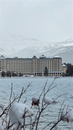 Lake Louise, Alberta, Canada 🇨🇦 (📸 October) #explorealberta #alberta #lakelouise #canada #banff #banffnationalpark | Explore Alberta