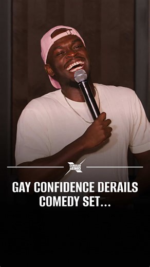 Audience member hits on comic 🎭 @Alex Babbitt will be hosting the show at Hard Rock Cafe in Times Square on Jan 24. All proceeds will be donated to @foodbank4nyc Tickets at canceledcomedyx.com