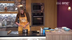 Muireann has made the Six Kitchen her own in recent weeks, well sort of. She was back this evening baking a delicious and simple recipe for Flapjacks! 😋 #SixEats | #SixVMTV | The Six O'Clock Show