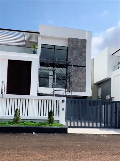 🏡#የሚሸጥ ቤት አካባቢ ................. CMC የቦታው ስፋት ......... 500 ካሬ ሜትር 🤝 ዋጋ ...................... ሚልዮን ድርድር አለው 🤝 የተሟላ ዶክመንት ለበለጠ መረጃ Telegram channel 👉 https://t.me/Desubr ሞባይል ፦ 0911 416972 0920037633 #የሚሸጥ ቤት,መሬት,አፓርታማ ,መጋዘን ካለዎ ይደውልልን