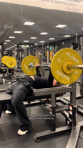 Essential Bench Press Tips for Girls Who Lift