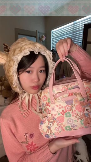 Mel❦vy🪽 on Instagram: "I hope Hummingmint gets more love because deers are so in right now 🦌✨🌈🌸 my new fav sanrio character 🎀 #sanrio #deer #hummingmint #cute #unboxing #coquette #girly"