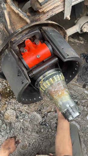 Pak AutoWheels on Instagram: "Mechanical ⚙️ life #mechanic #skills #repair"