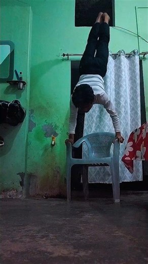 Handstand pushup on chair💀#calisthenics #handstandpushup #chair #explore