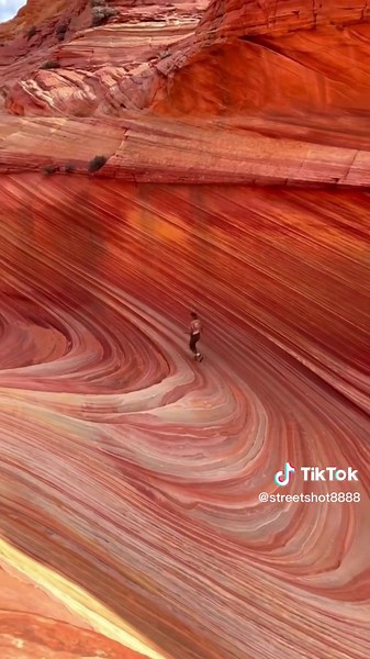 Exploring the Enchanting Antelope Canyon in North America