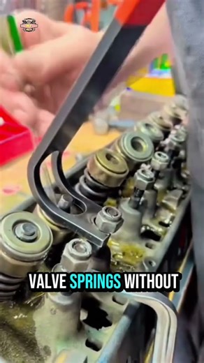 How to install valve lock idea #howtomechanic #mechanichacks #ideas #tecnical #tools