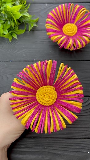 651K views · 10K reactions | WoW! 朗 It’s beautiful! Very EASY Glitter flowers! Tutorial #craft #reels #foryou #tutorial #flowers #vikistudiodiy #craftideas | VIKI Studio DIY | Facebook