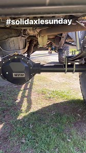 #solidaxlesunday is brought to you by Joe’s WFO built 1 ton SAS 2003 Toyota Tacoma . He is running our Solid axle kit with a Ford Superduty front axle and 14 bolt rear. @wfogearandaxle built 5.38 gears @arb4x4usa Front locker and Grizzly rear, Chevy 63” spring swap in rear, 12” travel 2.0 @accutuneoffroad @kingshocks in the front with compression adjusters, @psc_performance_steering hydro assist, @reidracinginc knuckles with WFO high cross-over steering using ALL @fkrodends . @racelinewheels and